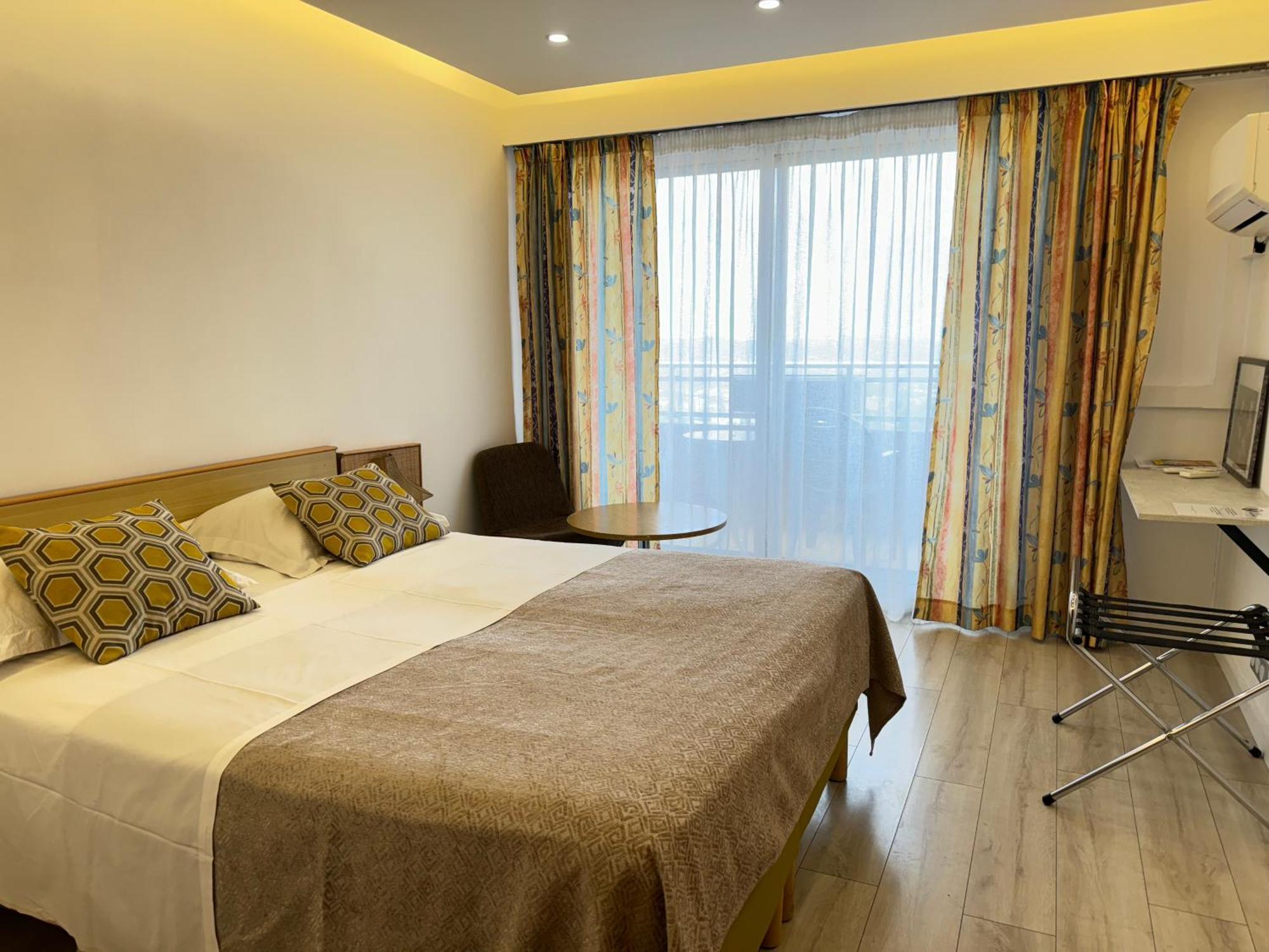 Hotel Panorama กราส ภายนอก รูปภาพ